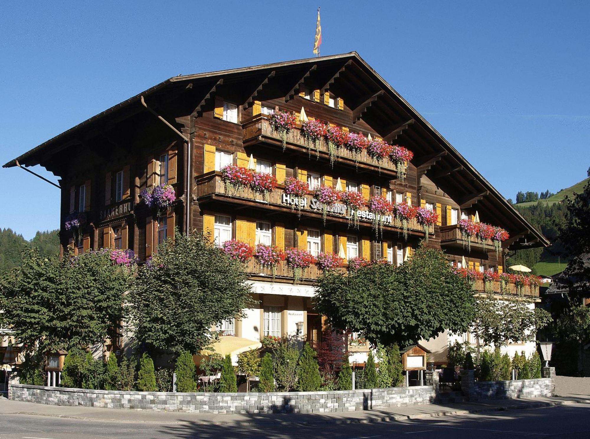 Hotel Saanerhof Gstaad Bagian luar foto